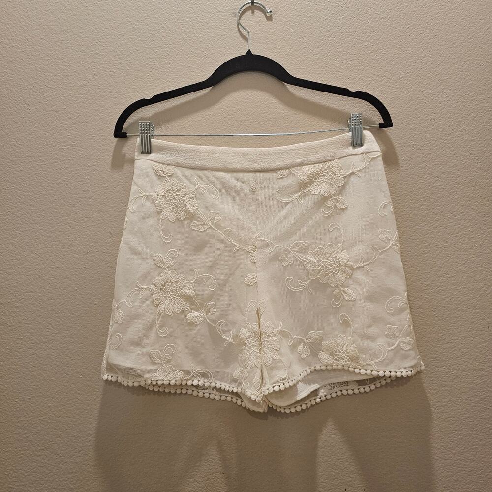 NWOT Zara White Lace Overlay Shorts Size Small